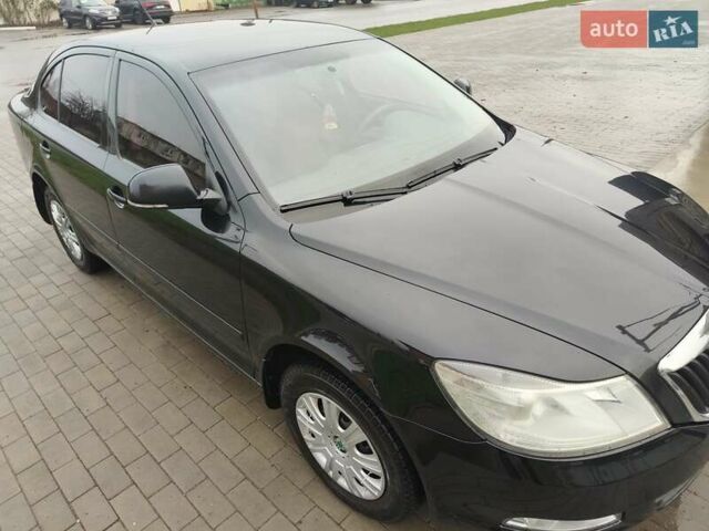 Чорний Шкода Октавія, об'ємом двигуна 1.6 л та пробігом 172 тис. км за 8300 $, фото 1 на Automoto.ua
