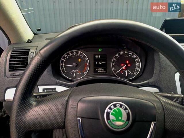 Чорний Шкода Октавія, об'ємом двигуна 1.6 л та пробігом 285 тис. км за 7700 $, фото 4 на Automoto.ua