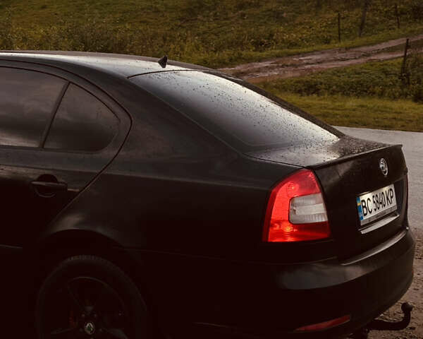 Черный Шкода Октавия, объемом двигателя 1.6 л и пробегом 140 тыс. км за 8000 $, фото 8 на Automoto.ua