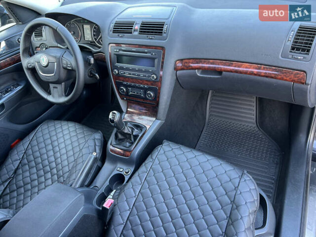 Черный Шкода Октавия, объемом двигателя 1.8 л и пробегом 199 тыс. км за 8200 $, фото 18 на Automoto.ua