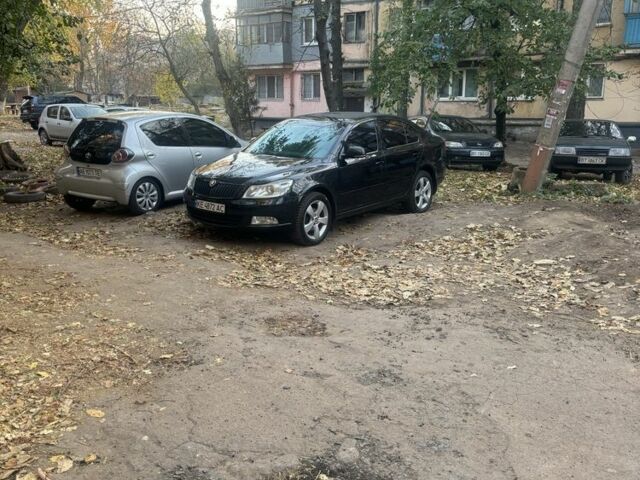 Черный Шкода Октавия, объемом двигателя 2 л и пробегом 260 тыс. км за 8800 $, фото 2 на Automoto.ua