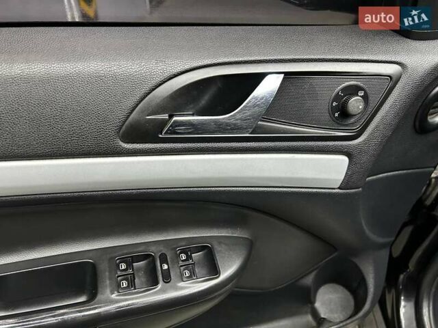 Черный Шкода Октавия, объемом двигателя 1.9 л и пробегом 293 тыс. км за 6800 $, фото 6 на Automoto.ua