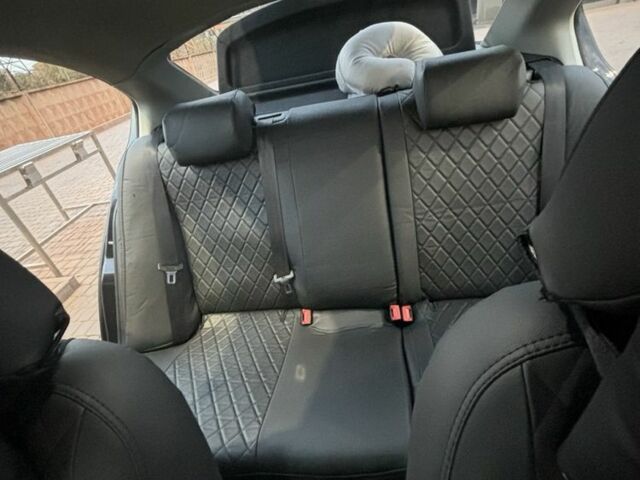 Черный Шкода Октавия, объемом двигателя 2 л и пробегом 260 тыс. км за 8800 $, фото 9 на Automoto.ua