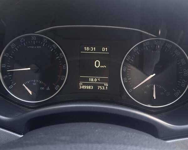 Чорний Шкода Октавія, об'ємом двигуна 1.97 л та пробігом 349 тис. км за 8900 $, фото 4 на Automoto.ua