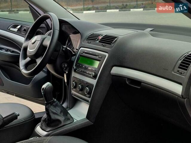 Черный Шкода Октавия, объемом двигателя 0 л и пробегом 130 тыс. км за 8700 $, фото 18 на Automoto.ua