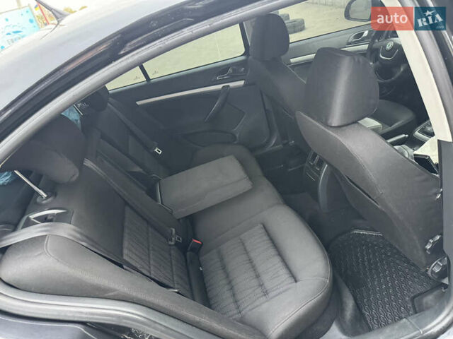 Чорний Шкода Октавія, об'ємом двигуна 1.8 л та пробігом 170 тис. км за 8000 $, фото 12 на Automoto.ua