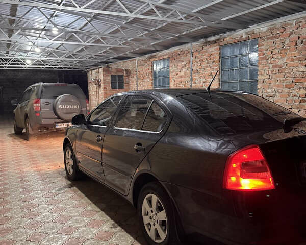 Черный Шкода Октавия, объемом двигателя 1.8 л и пробегом 265 тыс. км за 8000 $, фото 5 на Automoto.ua