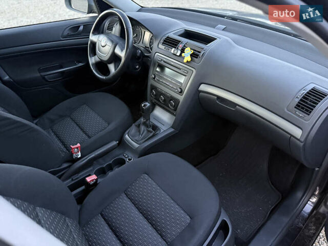 Шкода Октавія 2011 у Калуше на Automoto.ua Чорний Шкода Октавія, об'ємом двигуна 1.6 л та пробігом 300 тис. км за 7250 $, фото 8 на Automoto.ua