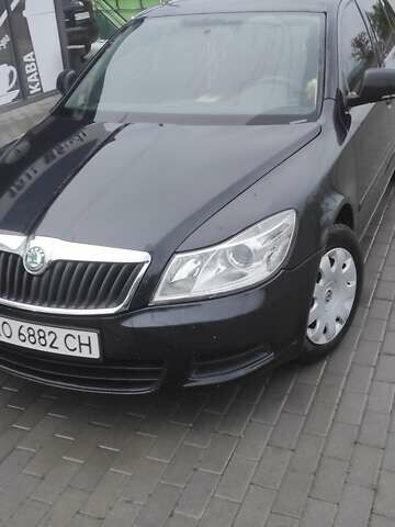 Шкода Октавия 2011 в Ужгороде на Automoto.ua Черный Шкода Октавия, объемом двигателя 1.6 л и пробегом 270 тыс. км за 7200 $, фото 4 на Automoto.ua