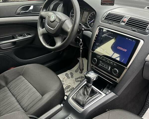 Черный Шкода Октавия, объемом двигателя 1.8 л и пробегом 178 тыс. км за 7700 $, фото 19 на Automoto.ua