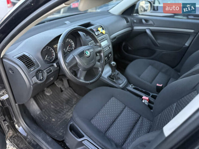 Шкода Октавія 2011 у Калуше на Automoto.ua Чорний Шкода Октавія, об'ємом двигуна 1.6 л та пробігом 300 тис. км за 7250 $, фото 9 на Automoto.ua