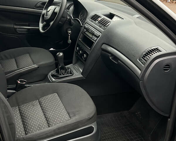 Черный Шкода Октавия, объемом двигателя 1.6 л и пробегом 216 тыс. км за 7300 $, фото 21 на Automoto.ua