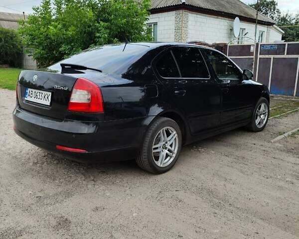 Черный Шкода Октавия, объемом двигателя 1.6 л и пробегом 370 тыс. км за 8800 $, фото 3 на Automoto.ua