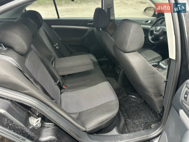 Черный Шкода Октавия, объемом двигателя 1.6 л и пробегом 310 тыс. км за 7500 $, фото 9 на Automoto.ua