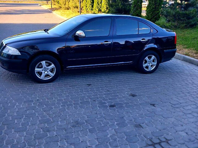 Черный Шкода Октавия, объемом двигателя 1.6 л и пробегом 218 тыс. км за 7400 $, фото 8 на Automoto.ua