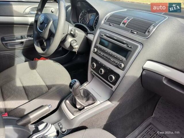 Черный Шкода Октавия, объемом двигателя 1.6 л и пробегом 149 тыс. км за 10500 $, фото 21 на Automoto.ua