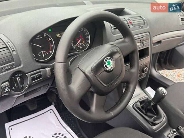 Шкода Октавия 2011 в Дрогобыче на Automoto.ua Черный Шкода Октавия, объемом двигателя 1.6 л и пробегом 186 тыс. км за 6650 $, фото 57 на Automoto.ua