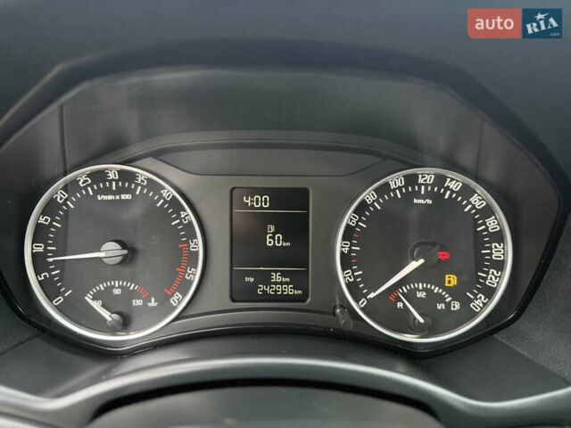 Черный Шкода Октавия, объемом двигателя 1.6 л и пробегом 242 тыс. км за 7250 $, фото 16 на Automoto.ua