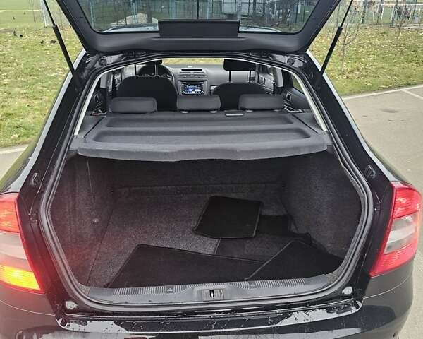 Черный Шкода Октавия, объемом двигателя 1.4 л и пробегом 207 тыс. км за 7500 $, фото 11 на Automoto.ua