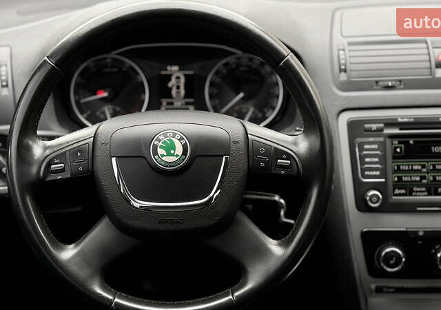 Черный Шкода Октавия, объемом двигателя 1.8 л и пробегом 56 тыс. км за 10500 $, фото 13 на Automoto.ua