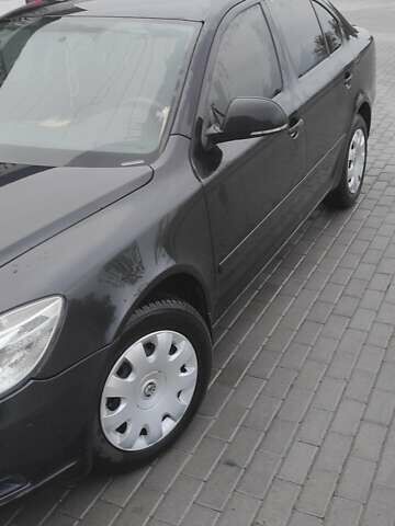Шкода Октавия 2011 в Ужгороде на Automoto.ua Черный Шкода Октавия, объемом двигателя 1.6 л и пробегом 270 тыс. км за 7200 $, фото 1 на Automoto.ua