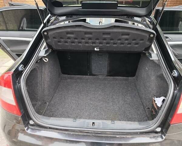 Черный Шкода Октавия, объемом двигателя 1.6 л и пробегом 370 тыс. км за 8800 $, фото 10 на Automoto.ua