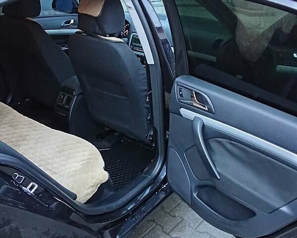 Черный Шкода Октавия, объемом двигателя 1.8 л и пробегом 220 тыс. км за 7300 $, фото 2 на Automoto.ua
