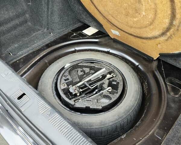 Черный Шкода Октавия, объемом двигателя 1.6 л и пробегом 370 тыс. км за 8800 $, фото 12 на Automoto.ua