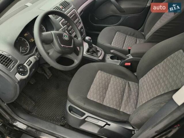 Чорний Шкода Октавія, об'ємом двигуна 1.6 л та пробігом 172 тис. км за 8300 $, фото 18 на Automoto.ua