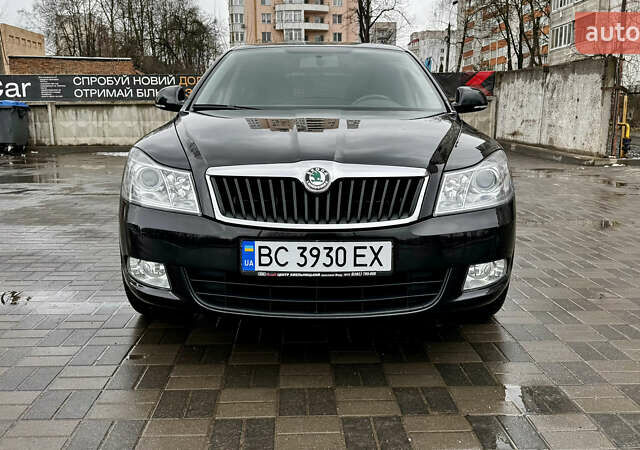Черный Шкода Октавия, объемом двигателя 1.8 л и пробегом 56 тыс. км за 10500 $, фото 2 на Automoto.ua