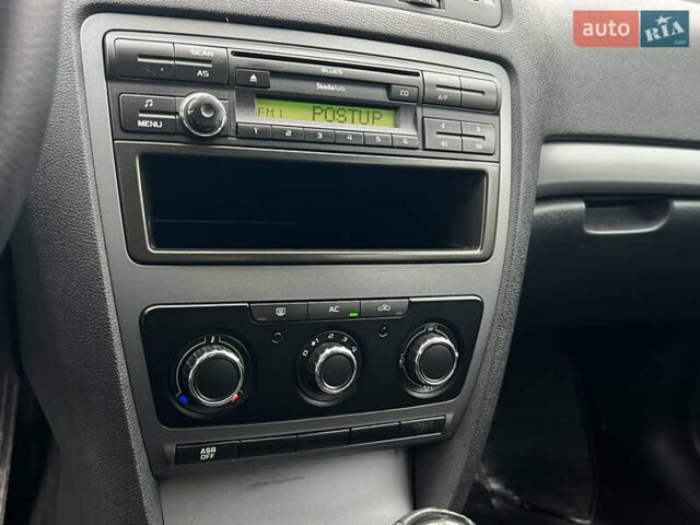 Черный Шкода Октавия, объемом двигателя 1.6 л и пробегом 216 тыс. км за 7300 $, фото 27 на Automoto.ua