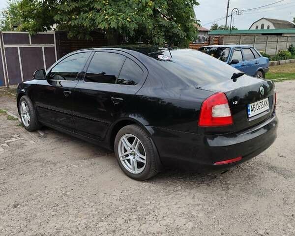 Черный Шкода Октавия, объемом двигателя 1.6 л и пробегом 370 тыс. км за 8800 $, фото 2 на Automoto.ua