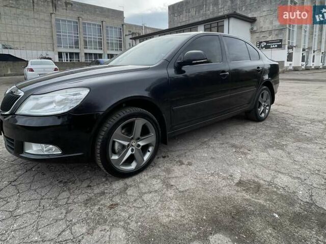 Чорний Шкода Октавія, об'ємом двигуна 1.8 л та пробігом 210 тис. км за 9600 $, фото 1 на Automoto.ua