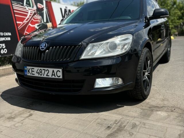 Черный Шкода Октавия, объемом двигателя 2 л и пробегом 260 тыс. км за 8800 $, фото 1 на Automoto.ua