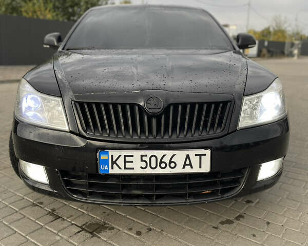 Чорний Шкода Октавія, об'ємом двигуна 1.6 л та пробігом 223 тис. км за 7999 $, фото 5 на Automoto.ua
