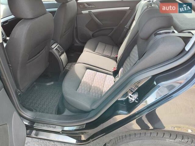 Черный Шкода Октавия, объемом двигателя 1.6 л и пробегом 149 тыс. км за 10500 $, фото 15 на Automoto.ua
