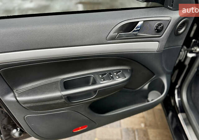 Черный Шкода Октавия, объемом двигателя 1.8 л и пробегом 56 тыс. км за 10500 $, фото 19 на Automoto.ua