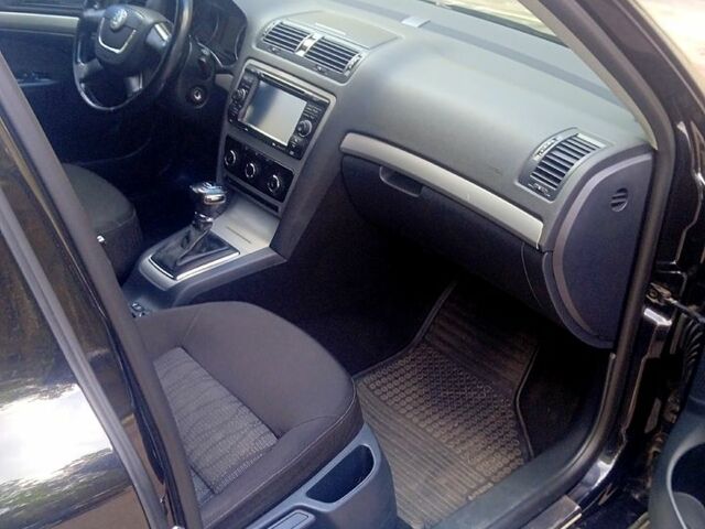 Черный Шкода Октавия, объемом двигателя 1.8 л и пробегом 145 тыс. км за 8200 $, фото 7 на Automoto.ua