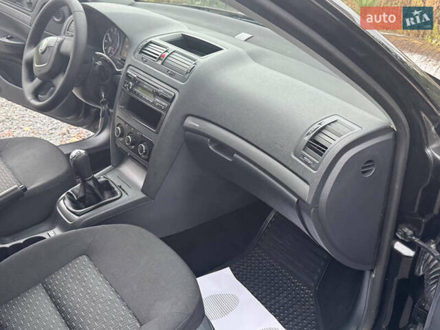 Шкода Октавия 2011 в Дрогобыче на Automoto.ua Черный Шкода Октавия, объемом двигателя 1.6 л и пробегом 186 тыс. км за 6650 $, фото 67 на Automoto.ua