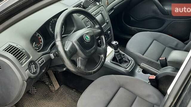 Чорний Шкода Октавія, об'ємом двигуна 1.6 л та пробігом 300 тис. км за 8500 $, фото 6 на Automoto.ua
