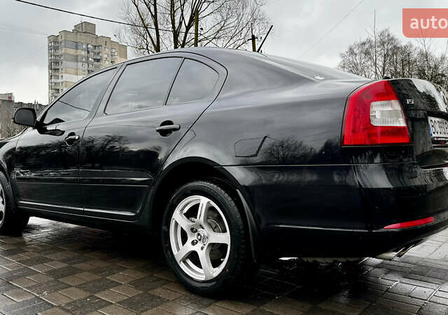 Черный Шкода Октавия, объемом двигателя 1.8 л и пробегом 56 тыс. км за 10500 $, фото 7 на Automoto.ua