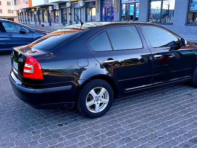 Черный Шкода Октавия, объемом двигателя 1.6 л и пробегом 218 тыс. км за 7400 $, фото 3 на Automoto.ua