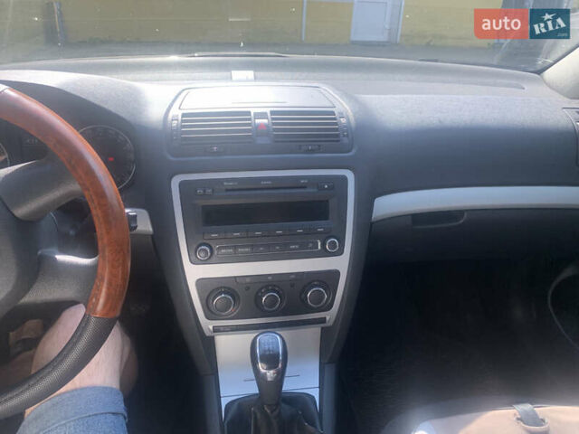 Чорний Шкода Октавія, об'ємом двигуна 1.8 л та пробігом 196 тис. км за 7600 $, фото 6 на Automoto.ua