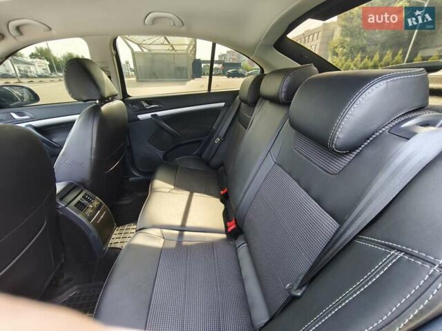 Черный Шкода Октавия, объемом двигателя 1.2 л и пробегом 159 тыс. км за 7500 $, фото 12 на Automoto.ua