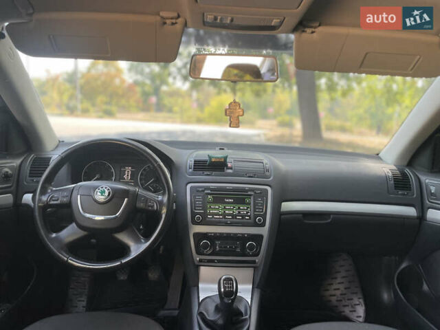 Чорний Шкода Октавія, об'ємом двигуна 1.8 л та пробігом 236 тис. км за 8350 $, фото 9 на Automoto.ua
