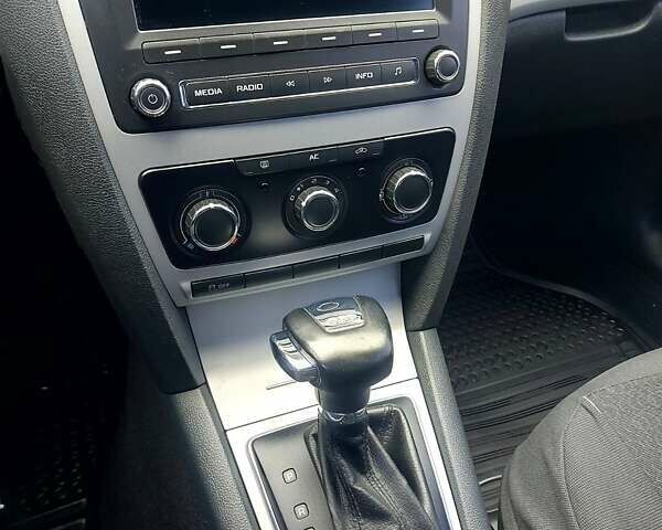 Шкода Октавія 2011 у Луцьку на Automoto.ua Чорний Шкода Октавія, об'ємом двигуна 1.8 л та пробігом 189 тис. км за 9500 $, фото 6 на Automoto.ua