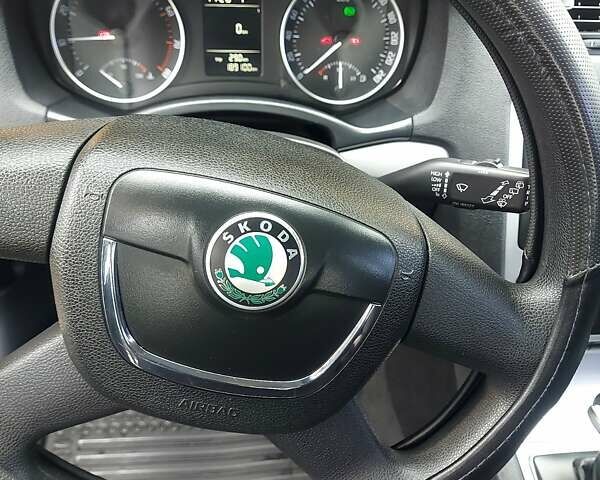 Шкода Октавія 2011 у Луцьку на Automoto.ua Чорний Шкода Октавія, об'ємом двигуна 1.8 л та пробігом 189 тис. км за 9500 $, фото 13 на Automoto.ua