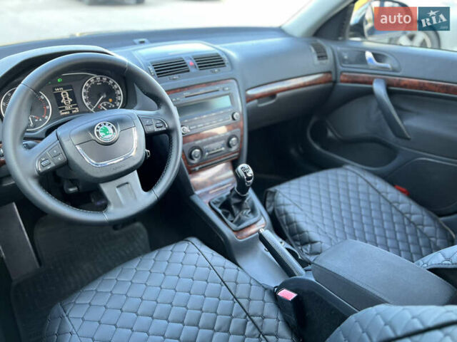 Черный Шкода Октавия, объемом двигателя 1.8 л и пробегом 199 тыс. км за 8200 $, фото 17 на Automoto.ua