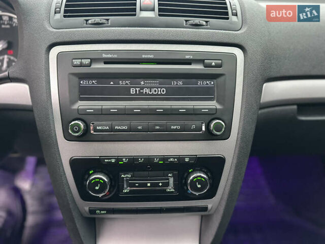 Черный Шкода Октавия, объемом двигателя 1.6 л и пробегом 310 тыс. км за 7500 $, фото 11 на Automoto.ua