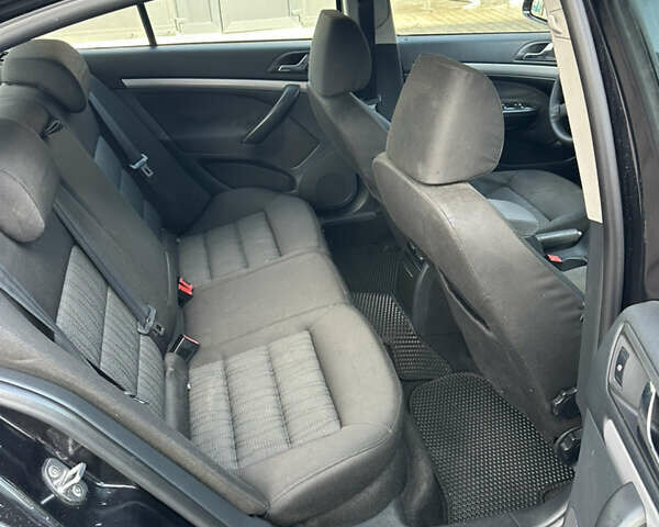 Черный Шкода Октавия, объемом двигателя 2 л и пробегом 239 тыс. км за 7800 $, фото 9 на Automoto.ua